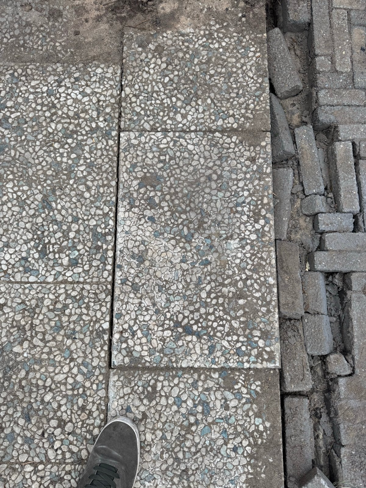 Grindtegels circa 22m2, Tuin en Terras, Tegels en Klinkers, Ophalen, Gebruikt, 10 m² of meer, Terrastegels