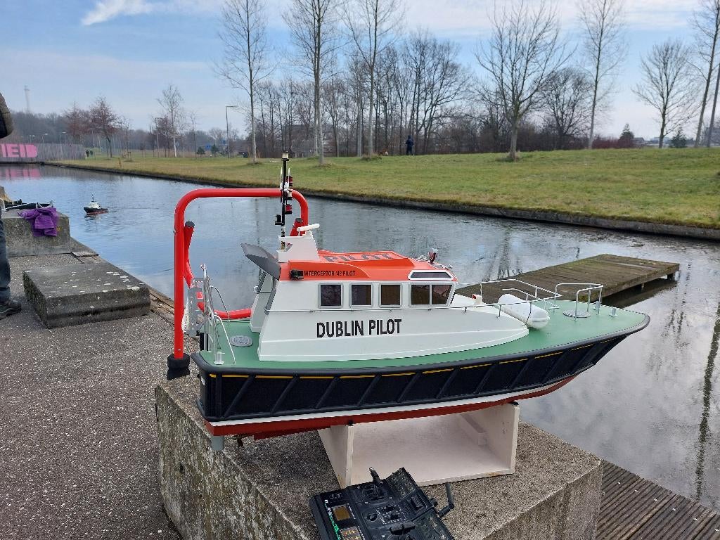 Dublin Pilot Interceptor 42 coast guard  110cm, Ophalen, Zo goed als nieuw, Groter dan 1:32, Overige merken