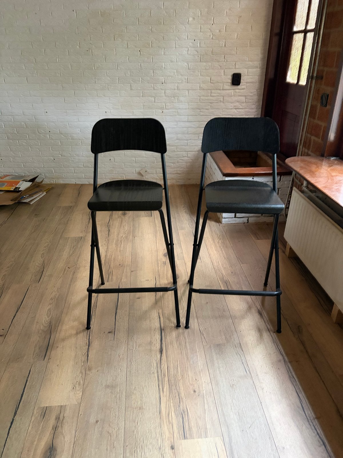IKEA Franklin barkrukken, 74cm, donkerbruin gefineerd, Huis en Inrichting, Ophalen, Gebruikt, Met voetsteun, 60 tot 90 cm