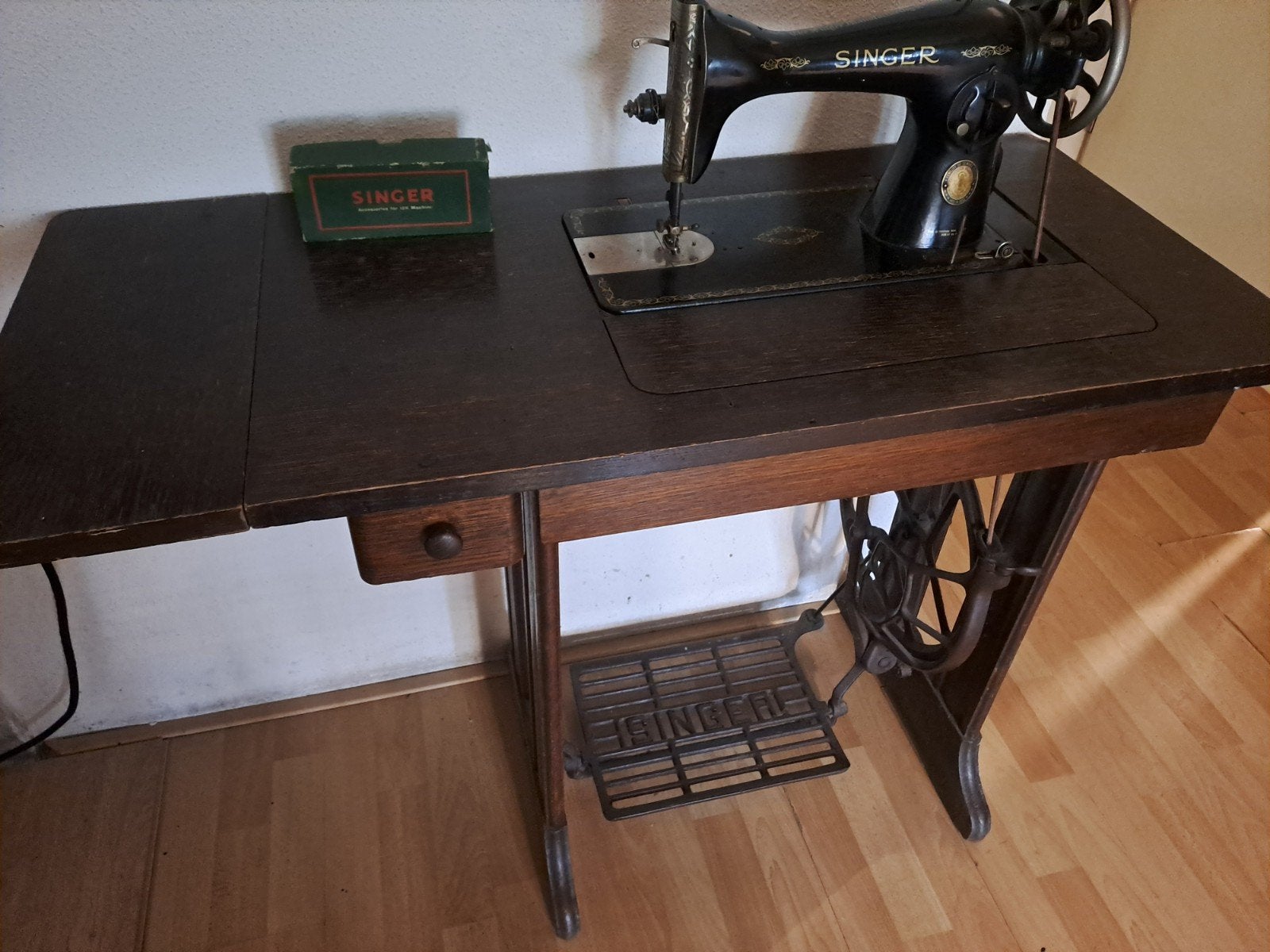 Antieke Singer Naaimachine met Meubel en Accessoires, Antiek en Kunst, Ophalen of Verzenden