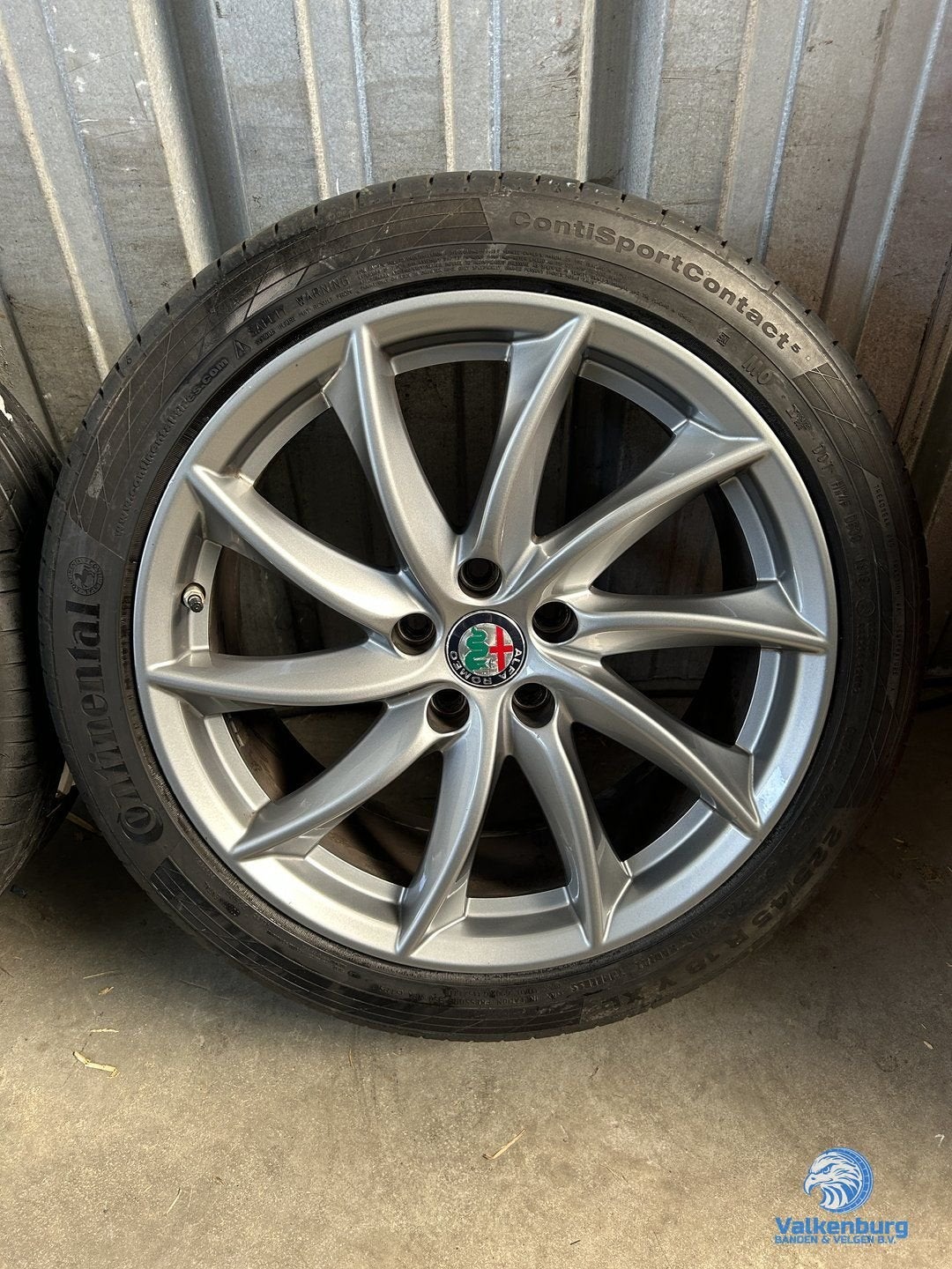 7mm! Originele Alfa Romeo Giulia QV 18 inch antraciete velge, 18 inch, Gebruikt, -, -