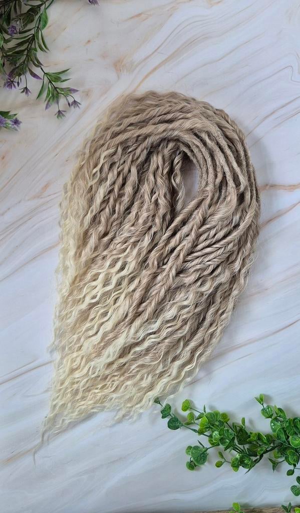 Nieuwe Dreadlocks Krullen - 60DE blond natuurlijk ombre, Ophalen of Verzenden, Nieuw, Pruik of Haarverlenging