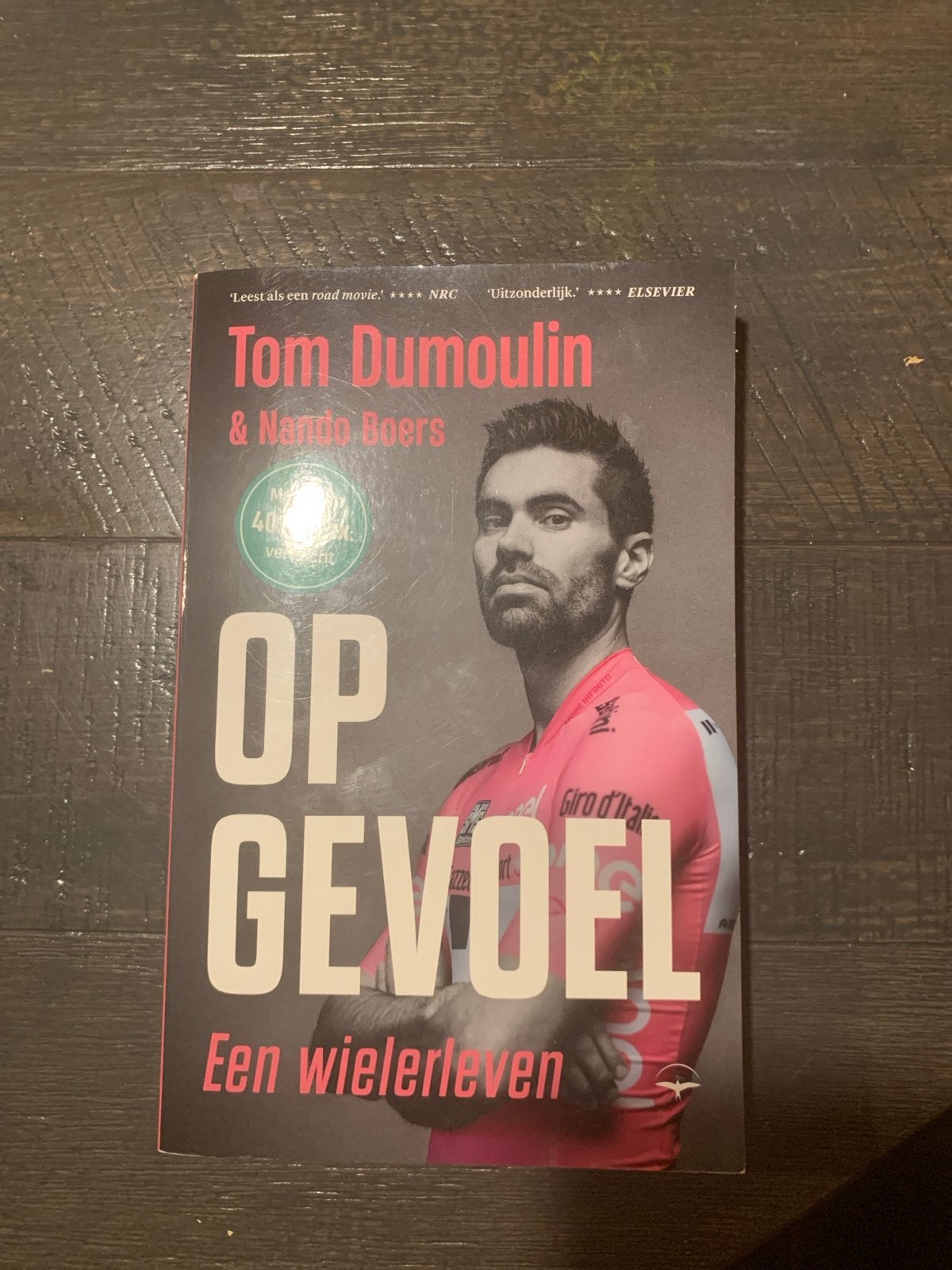 Tom Dumoulin - Op Gevoel: Een wielerleven, Boeken, Ophalen of Verzenden, Zo goed als nieuw, Nederland
