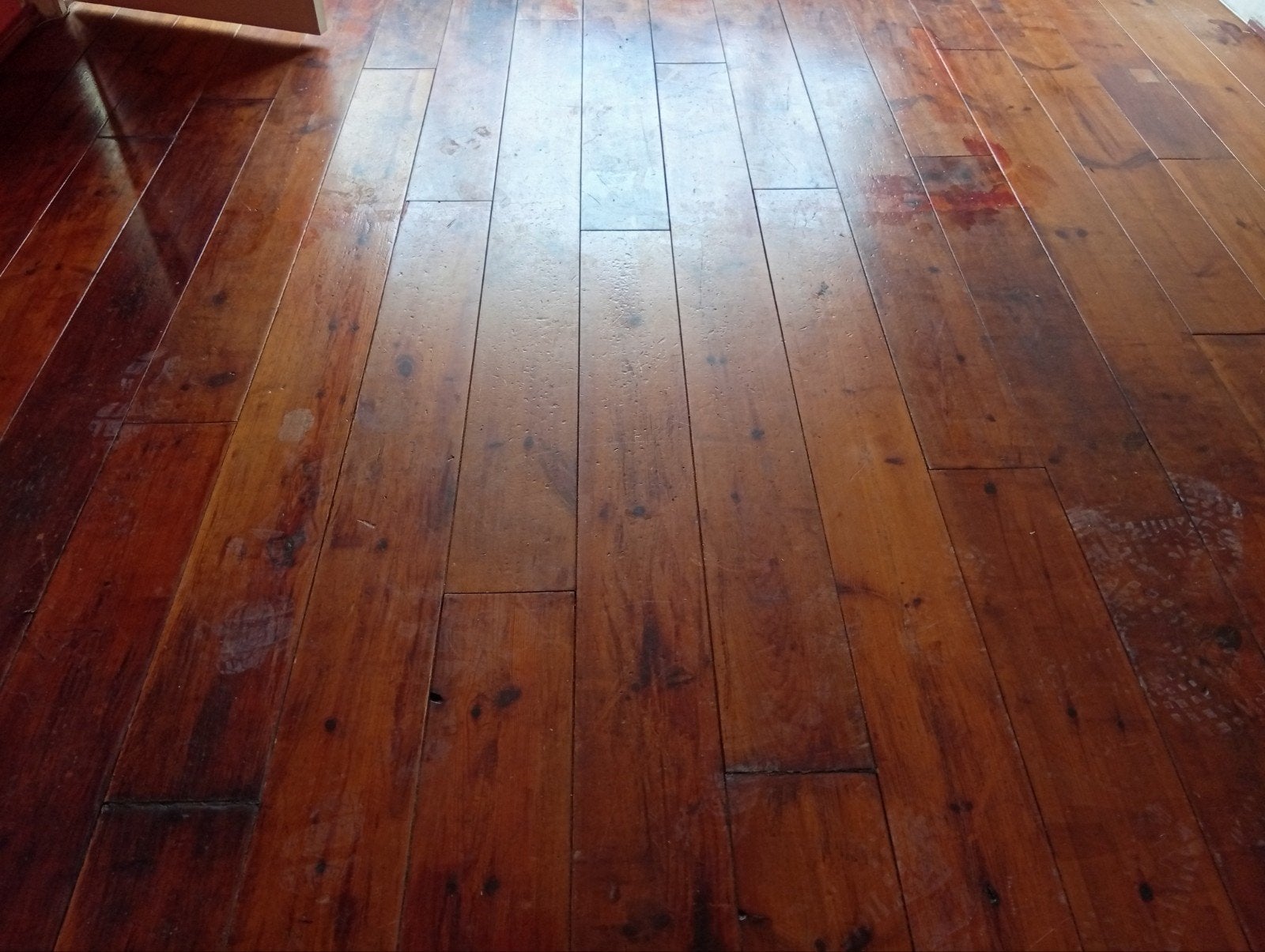 Gratis, Houten vloerdelen, massief, rustiek grenen., Doe-het-zelf en Verbouw, Vloerdelen en Plavuizen, Gebruikt, 10 m² of meer