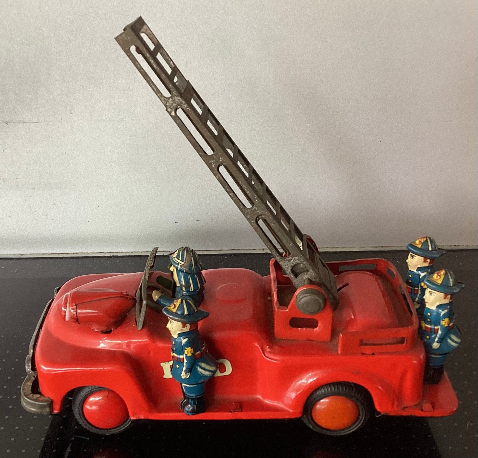 Oude 1950’s blikken brandweer auto,brandweerwagen,Japan, Ophalen