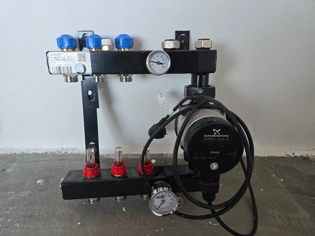 VTE Composiet 3 Groepen Verdeler + Grundfos Pomp, Ophalen, Minder dan 30 cm, Overige typen, Minder dan 60 cm