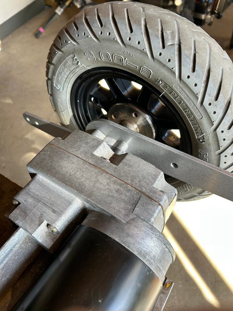 24 volt motor, Ophalen, Zo goed als nieuw