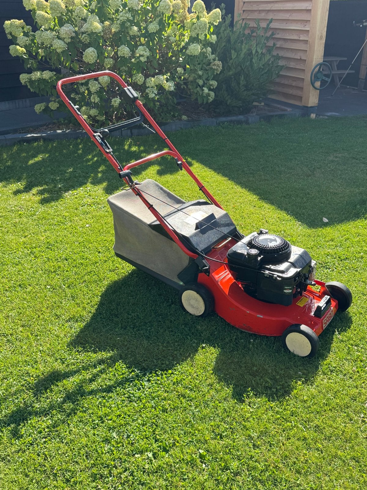 Sabo grasmaaier - Goed onderhouden en werkt perfect!, Tuin en Terras, Grasmaaiers, Ophalen, Gebruikt, Benzine-grasmaaier