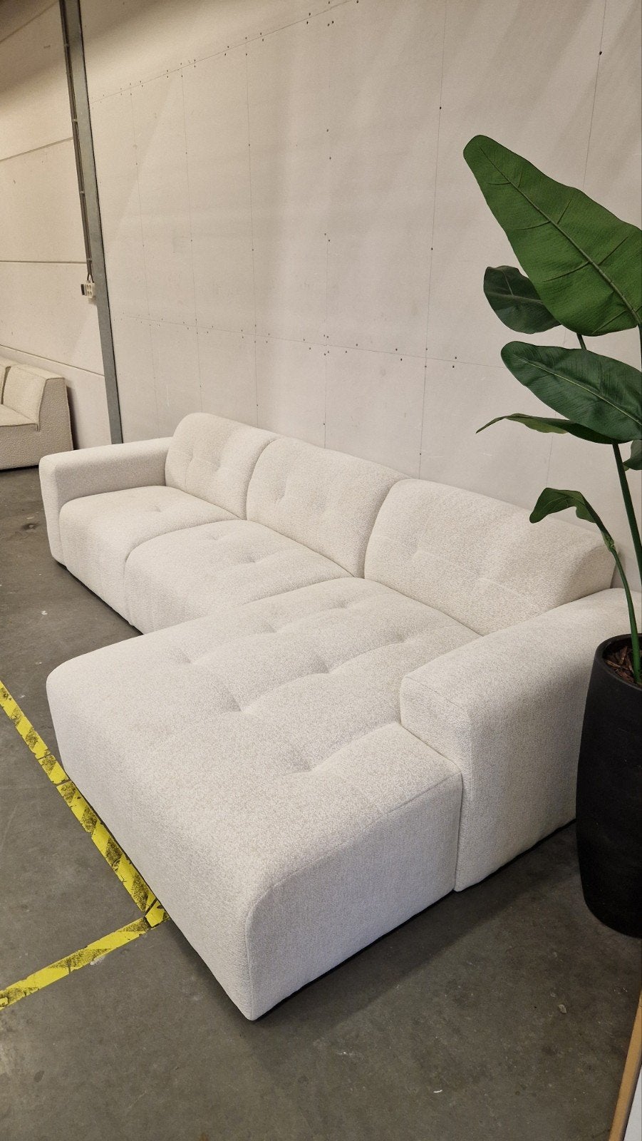 Foto 8 van Nieuwe Luxe Hoekbank Crème 310x155 cm Showroommodel