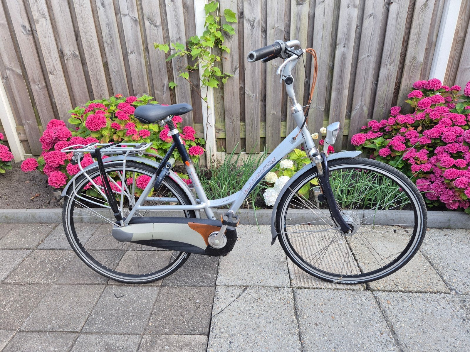Batavus weekend, Fietsen en Brommers, Fietsen | Dames | Damesfietsen, 56 cm of meer, Ophalen of Verzenden, Zo goed als nieuw, Batavus