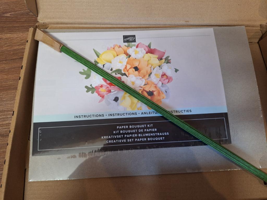 Bloemen van papier, Hobby en Vrije tijd, Kaarten | Zelf maken, Ophalen of Verzenden, Zo goed als nieuw, Overige thema's, Pons of Mal
