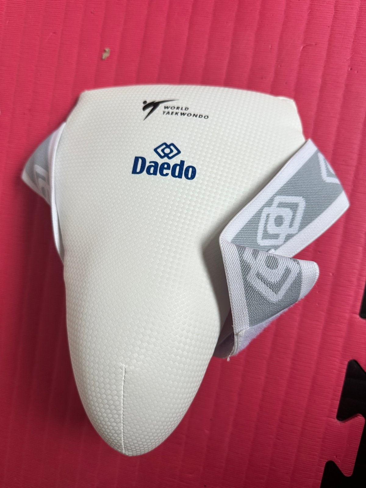 Daedo Taekwondo kruisbeschermer - Maat L, Taekwondo, Vechtsportbescherming, Maat L, Ophalen of Verzenden