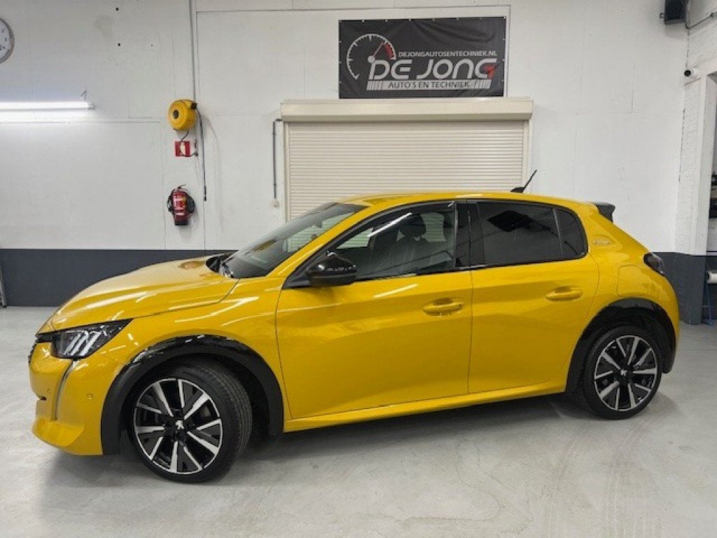 Peugeot 208 1.2 PURETECH GT-LINE, 360 camera, Automaat, Adap, Auto's, Gebruikt, Euro 6, 3 cilinders, 1065 kg