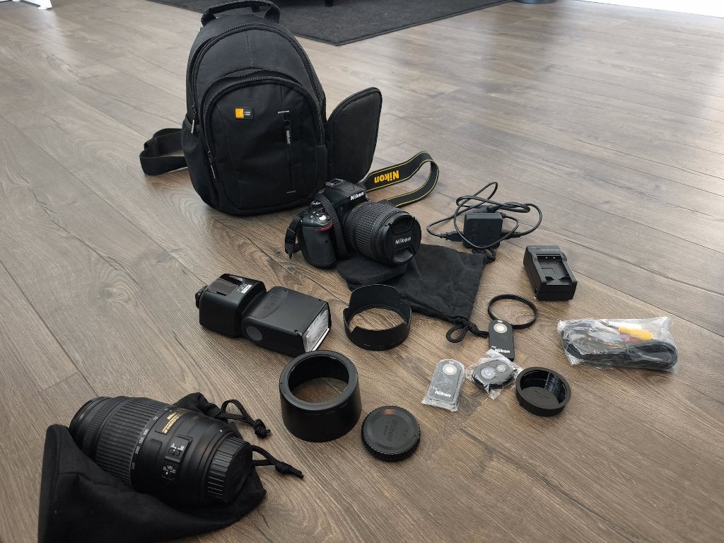 Nikon D5200 met 55-300 en 18-105 VR lenzen en flitser, Ophalen, Spiegelreflex, Geheugenkaart, Zo goed als nieuw
