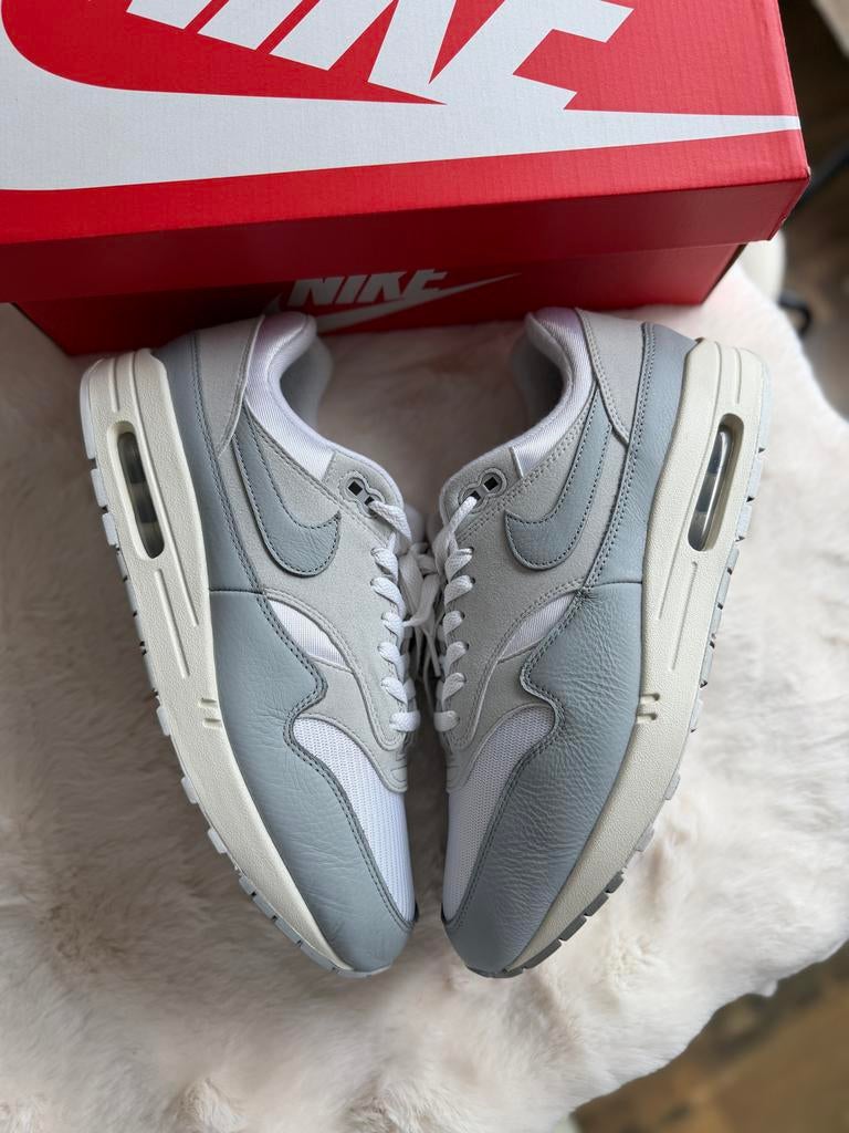 Nike Air Max Maat 46 Grijs Wit - Gedragen, Goede Conditie, Wit, Ophalen of Verzenden, Sneakers of Gympen, Zo goed als nieuw