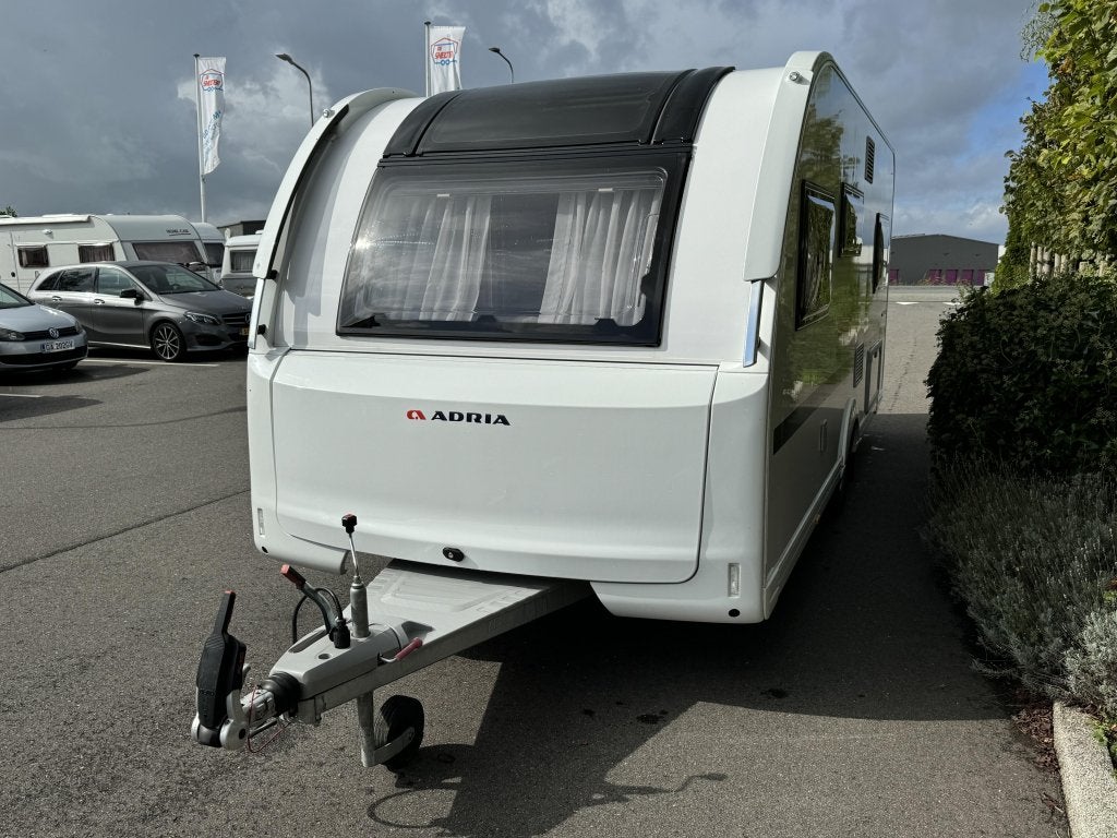 Adria Adora 522 UP verkocht, Caravans en Kamperen, Rondzit, Bedrijf, 5 tot 6 meter, Schokbreker