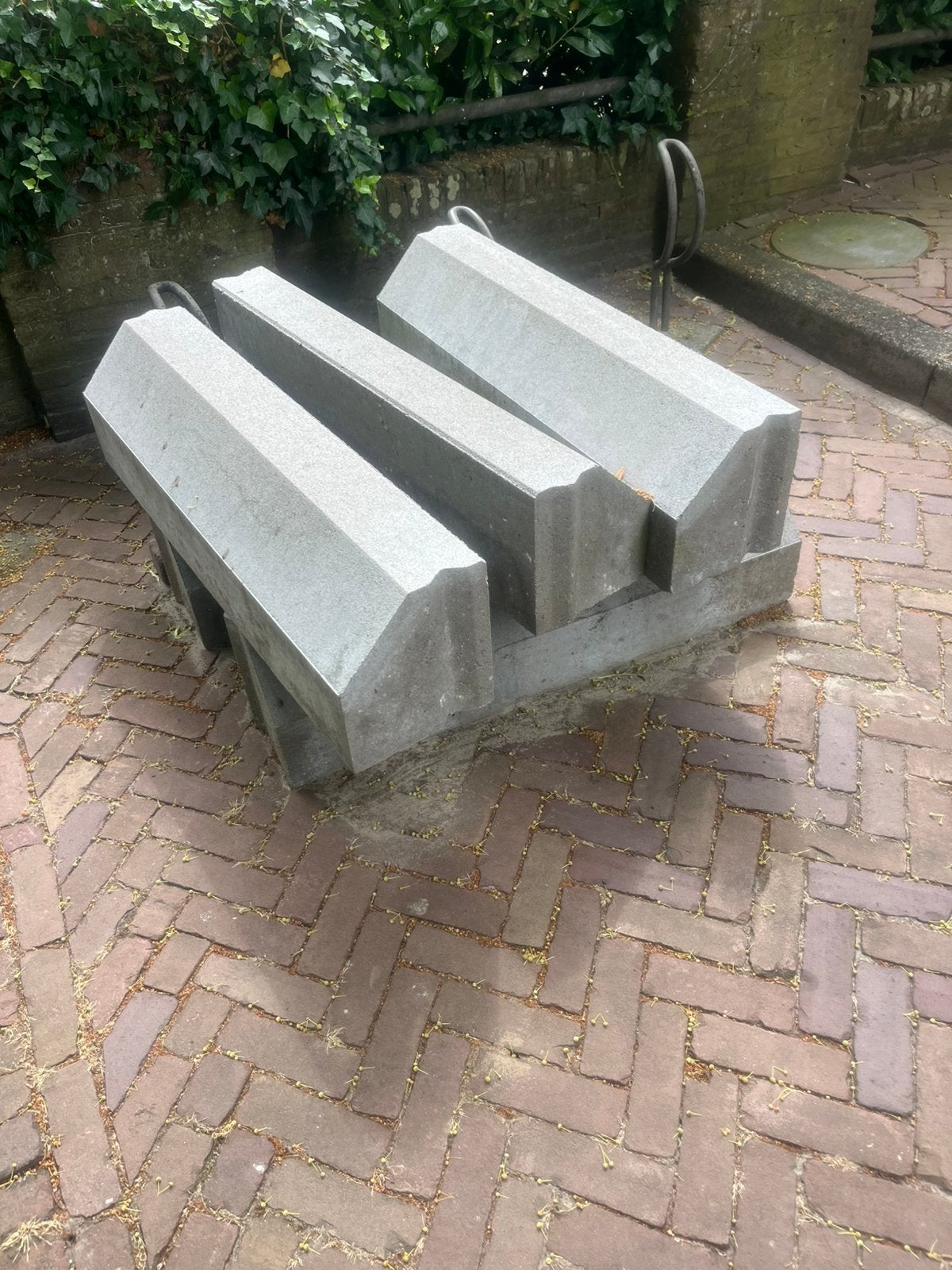 RWS banden - trottoirbanden - 5 stuks - ophalen in Udenhout, Ophalen, Zo goed als nieuw, Minder dan 100 cm, Minder dan 25 cm