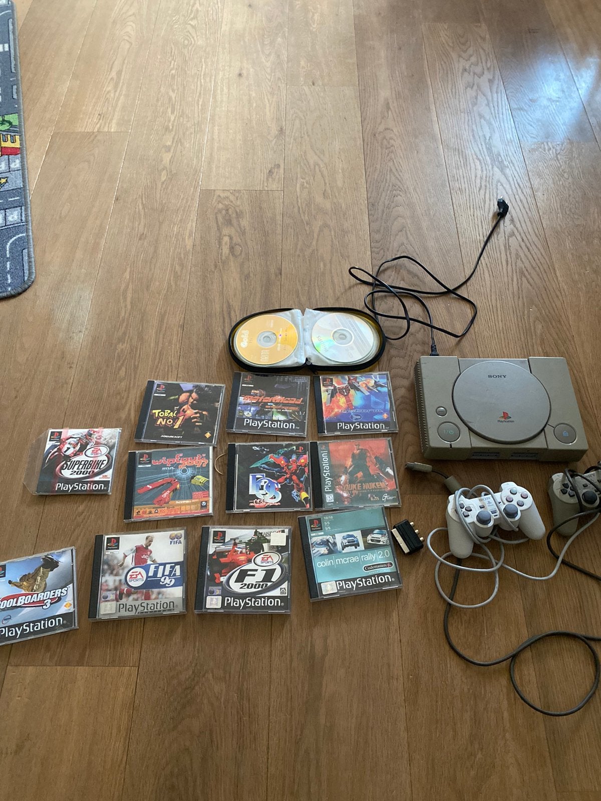 Playstation omgebouwde versie met 30 spellen retro game, Ophalen of Verzenden, Zo goed als nieuw, Met 1 controller
