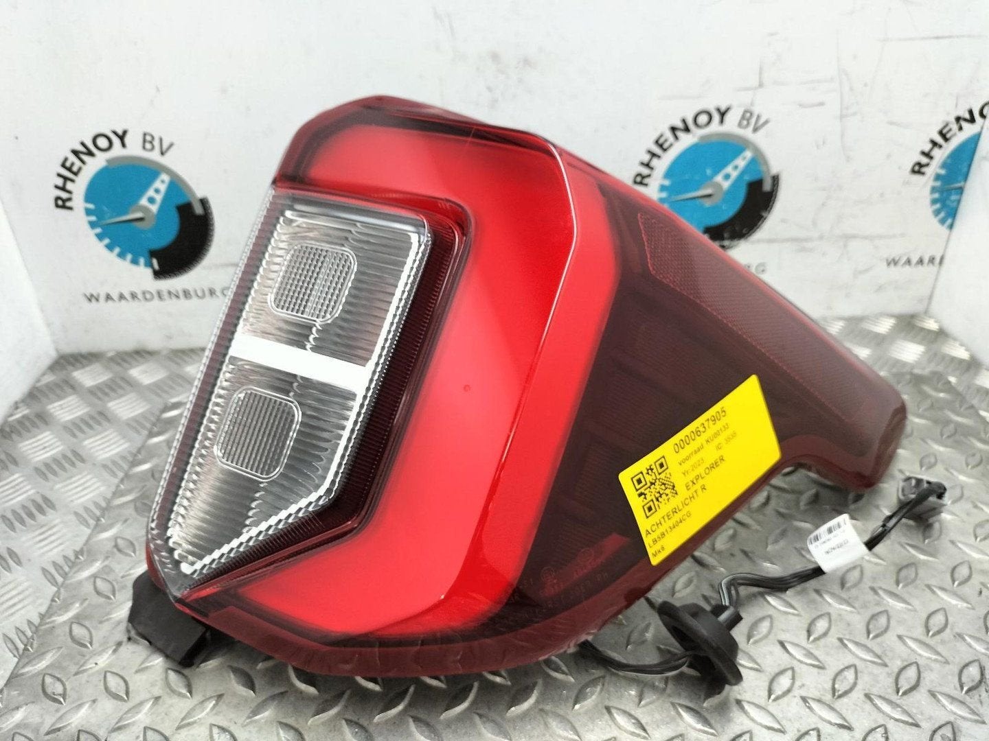 FORD EXPLORER ST LINE ACHTERLICHT R 2023, Ophalen of Verzenden, Gebruikt, Stiba lid