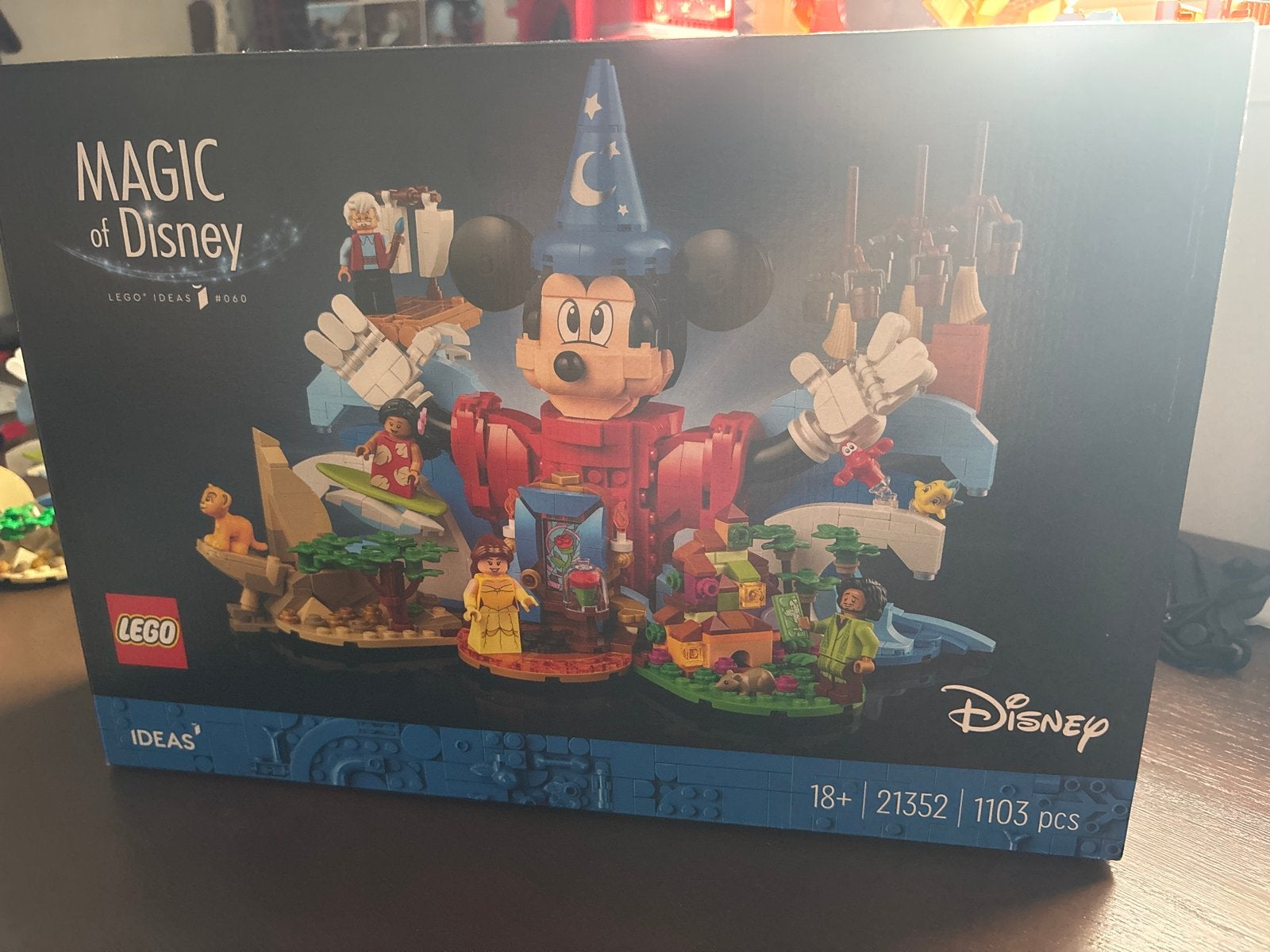 Lego 21352 Disney: The Magic of Disney - 1x gebouwd, Ophalen of Verzenden, Zo goed als nieuw, Lego