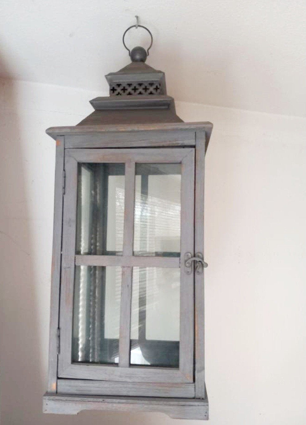 Nog nieuwe Grote houten grijze windlicht 84cm Hoog, Ophalen, Zo goed als nieuw, Grijs, Windlicht