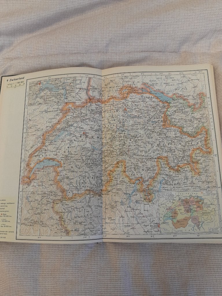 Elsevier Wereldatlas en landkaarten van Queensland Australie, Ophalen, Overige atlassen, Zo goed als nieuw, 1800 tot 2000