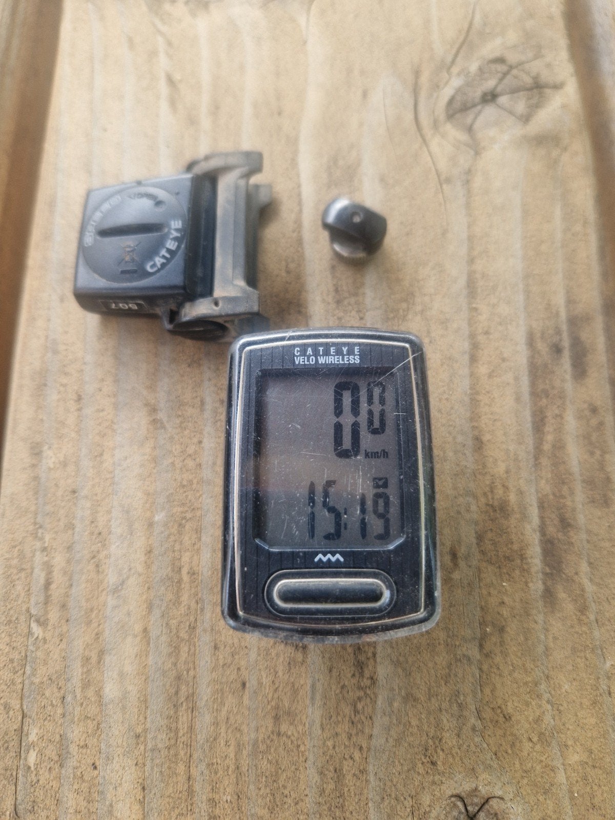 Cateye Velo Wireless fietscomputer, Fietsen en Brommers, Fietsaccessoires | Fietscomputers, Gebruikt, Draadloos, Snelheidssensor