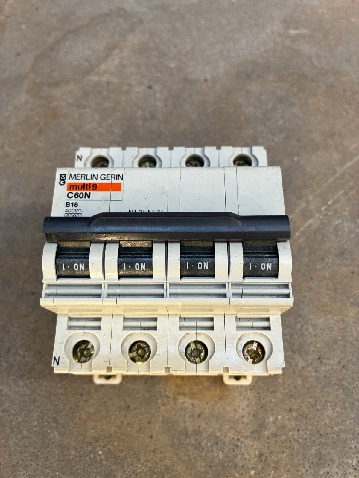 Merlin Gerin Multi 9 C60N B16 Installatieautomaat, Ophalen of Verzenden, Gebruikt, Schneider Electric, Installatieautomaat