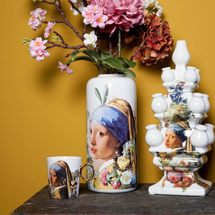 Heinen Tulpenvaas Vermeer - Meisje met de Parel - 40 cm, Ophalen of Verzenden, Nieuw, Overige kleuren