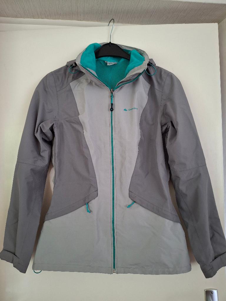 Outdoor jas / regenjas maat S - Quechua - Decathlon, Ophalen of Verzenden, Maat 36 (S), Decathlon, Grijs