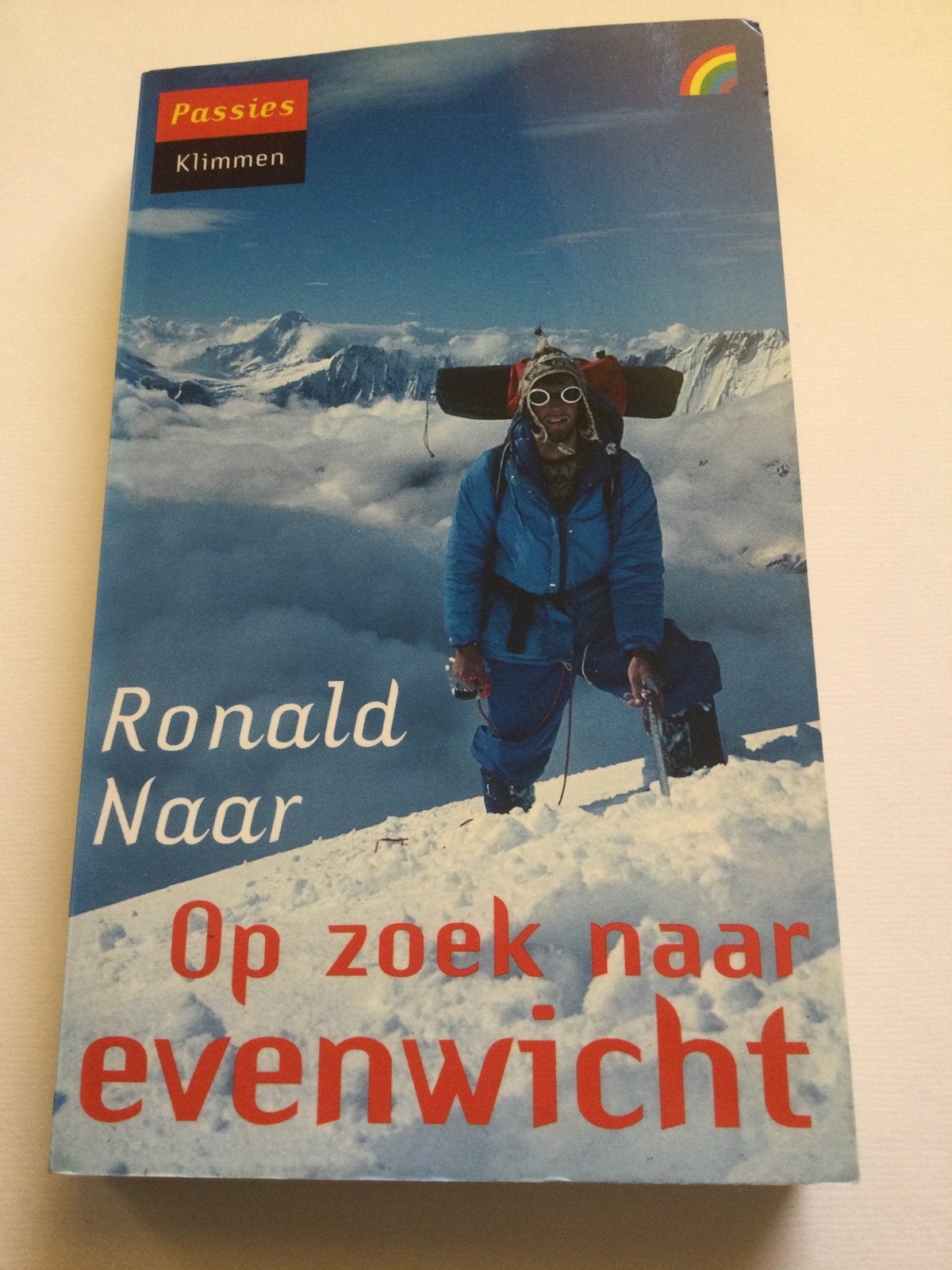 RONALD NAAR.  OP ZOEK NAAR EVENWICHT, Ophalen of Verzenden, Gelezen