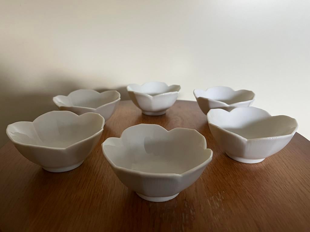 6 witte porseleinen schaaltjes – bloemvorm – dessert / tapas, Ophalen of Verzenden