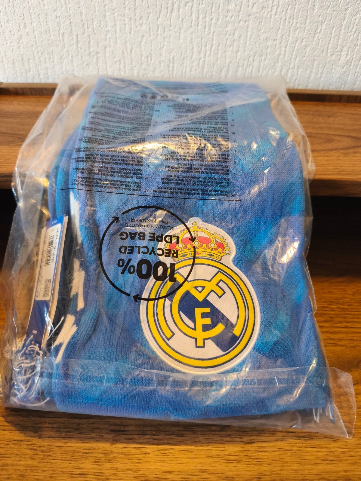 Real Madrid Sjaal Blauw adidas, Ophalen of Verzenden, Nieuw, Buitenlandse clubs, Vaantje of Sjaal