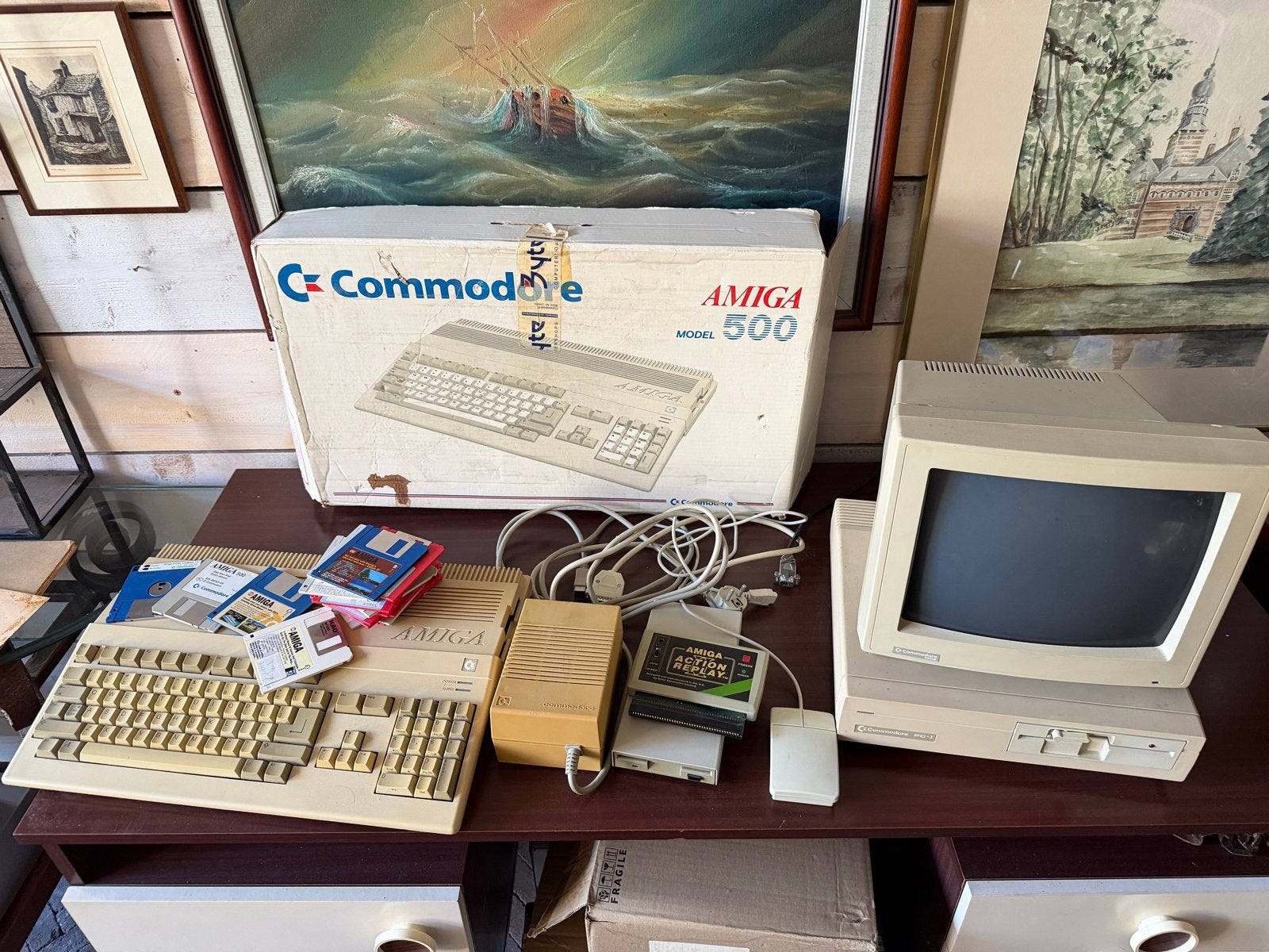 Commodore Amiga 500 in doos + Action Replay II + PC-I met 14, Ophalen of Verzenden