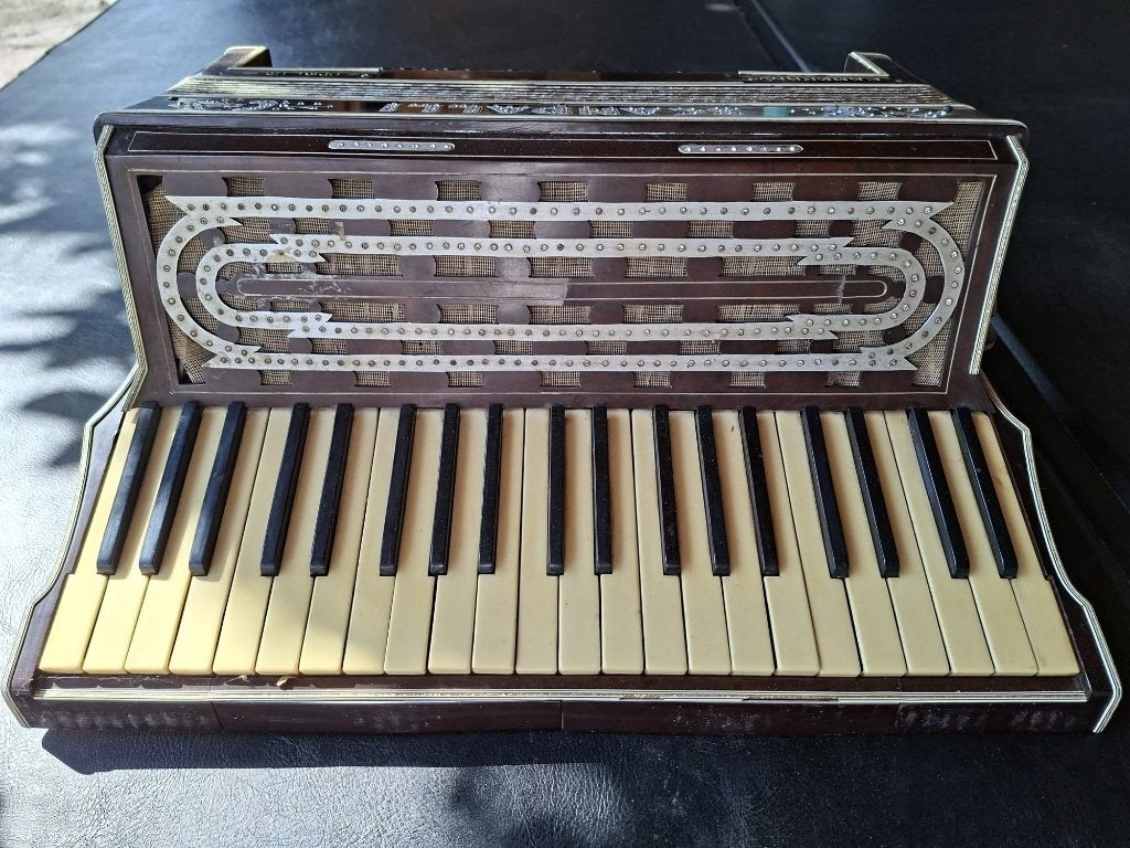 Scandalli pianoaccordeon – vintage – restauratieproject, Muziek en Instrumenten, Ophalen, Gebruikt, Met riemen, Overige formaten