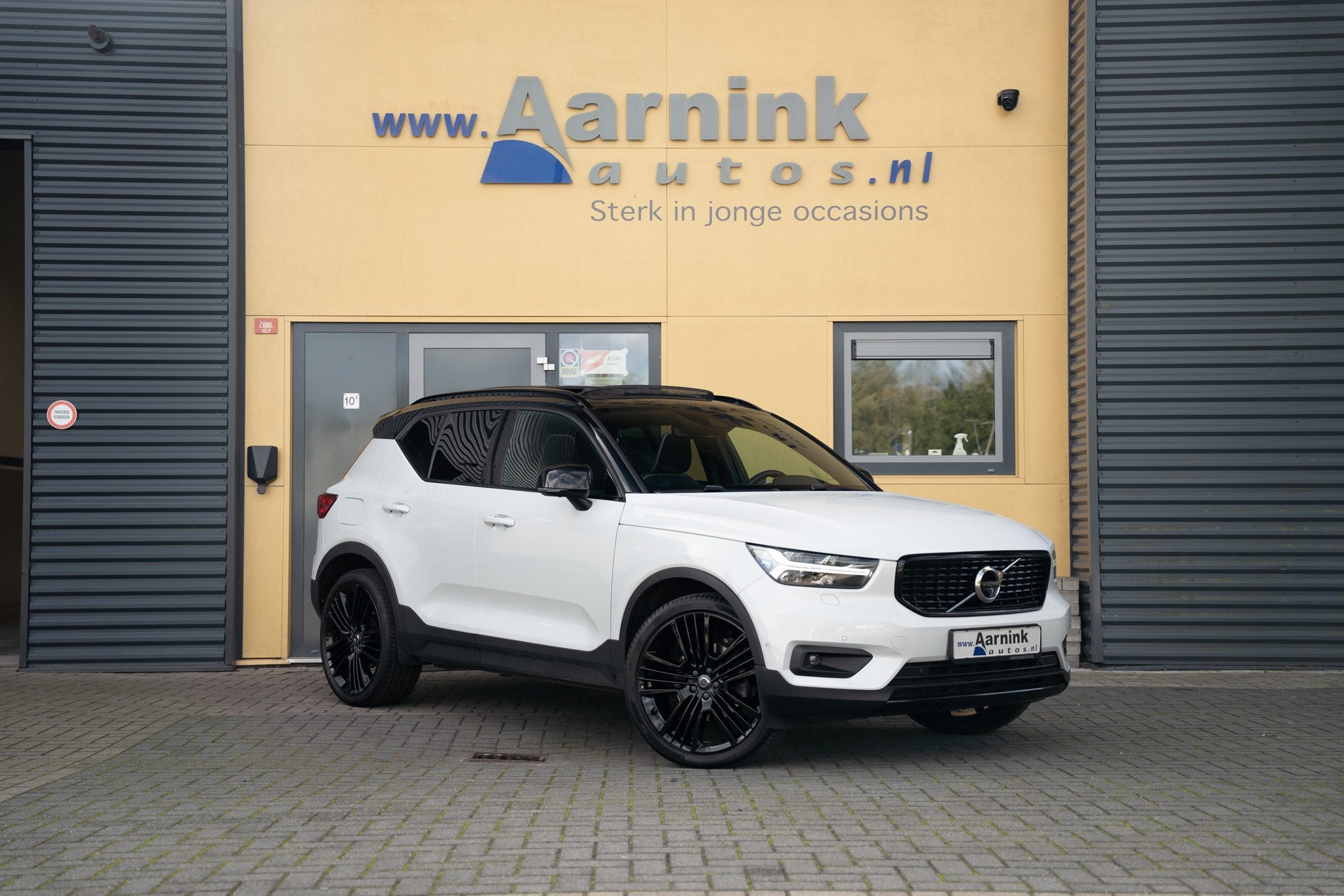 Volvo XC40 T5 R design (bj 2018, automaat), Auto's, Automaat, Gebruikt, 4 cilinders, 1969 cc