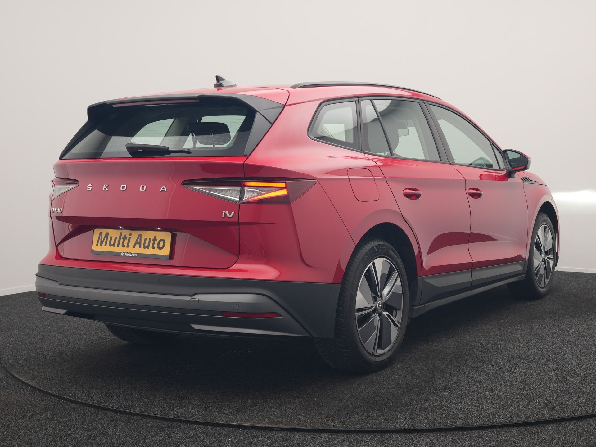 Skoda Enyaq iV 50 Comfort 55 kWh Dealer O.H INCL BTW | Adapt, Auto's, Dealer onderhouden, Achterwielaandrijving, Gebruikt, Leder en Stof