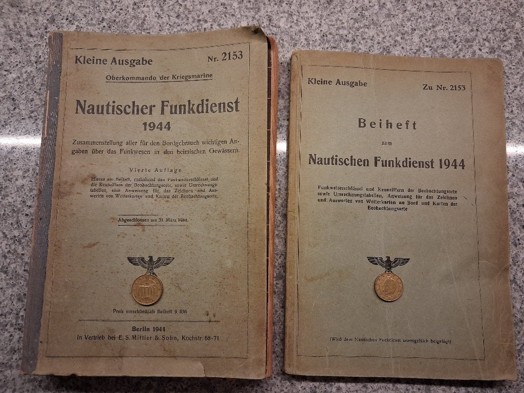 WO 2 Kriegsmarine Nautischen Funkdienst 1944 Handboek, Marine, Ophalen of Verzenden, Gelezen, Tweede Wereldoorlog