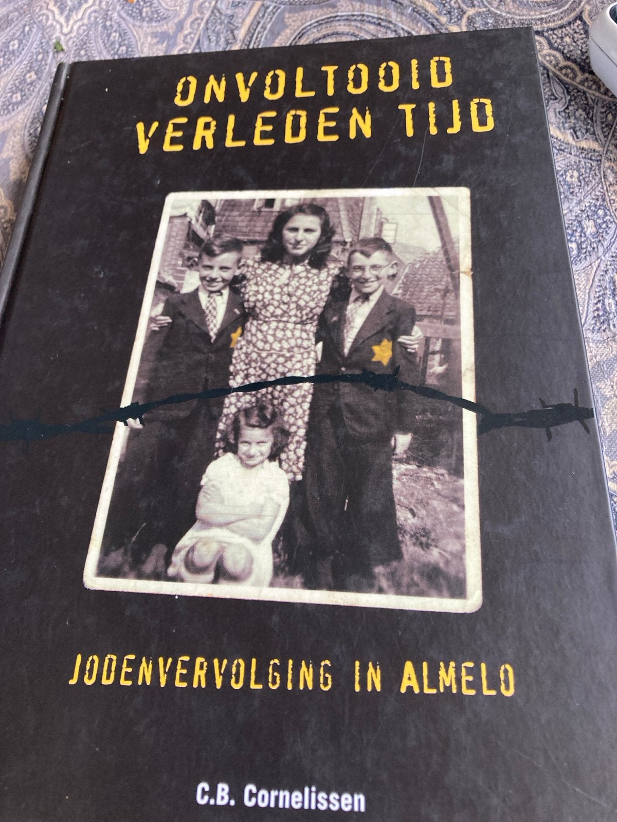 Onvoltooid Verleden Tijd: Jodenvervolging in Almelo, Ophalen of Verzenden, Tweede Wereldoorlog, Zo goed als nieuw, Algemeen