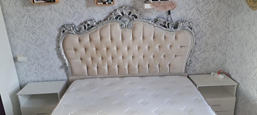 Luxe tweepersoonsbed met gestoffeerd hoofdbord, Gebruikt, Tweepersoons, Stof, Barok, Klassiek, Luxe