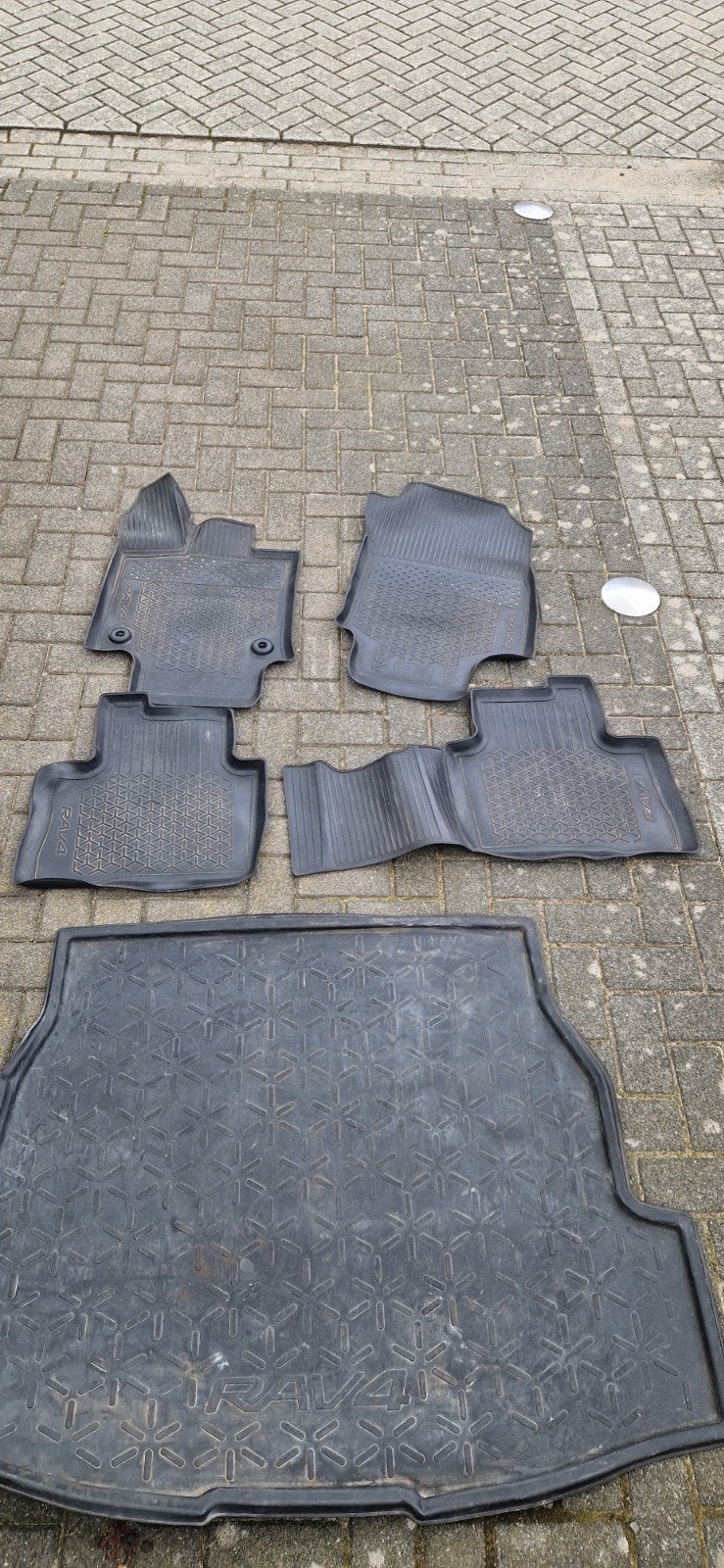 Rav4 Toyota rubberen matten set, Auto diversen, Ophalen, Zo goed als nieuw