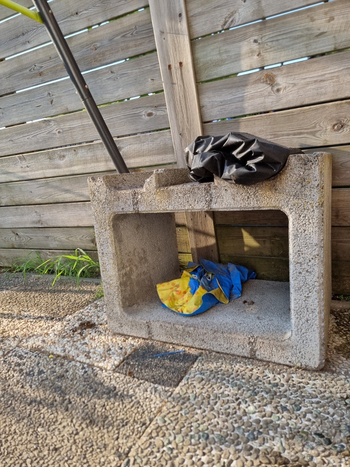 Onderdeel betonnen bbq, Ophalen