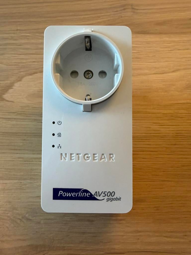 Netgear powerlineAV+500 XAV5601-niet geïntegreerdstopcontact, Computers en Software, Ophalen of Verzenden, Gebruikt