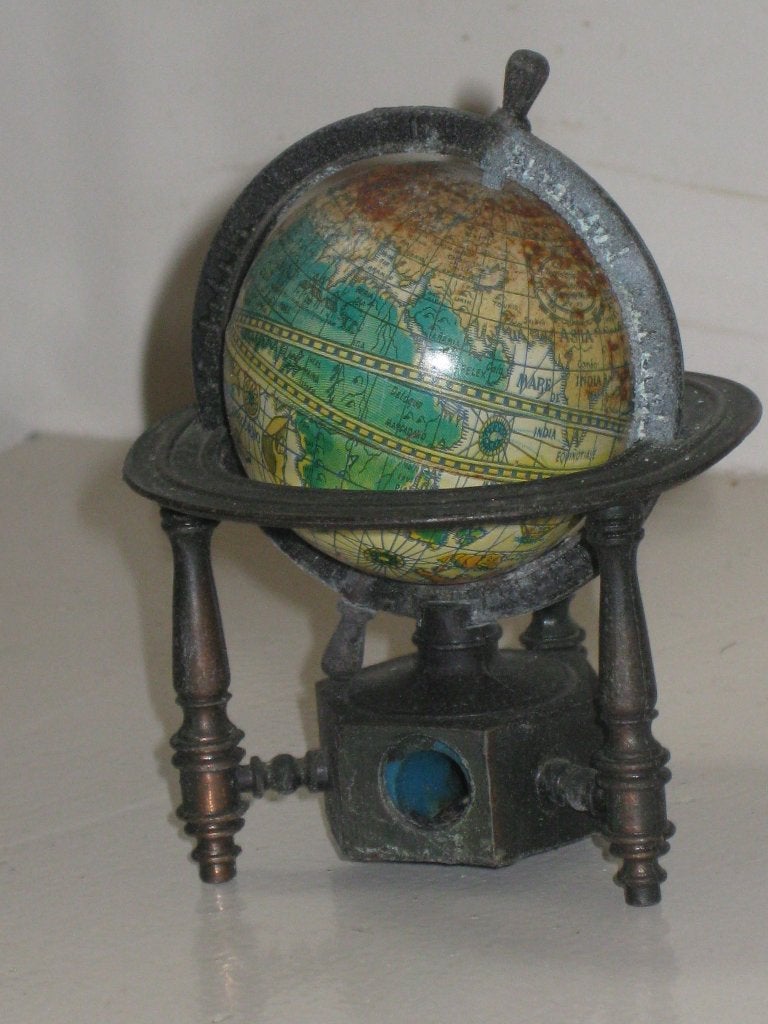Wereldbol Globe Puntenslijper 1970 Vintage Die Cast, Verzamelen, Ophalen