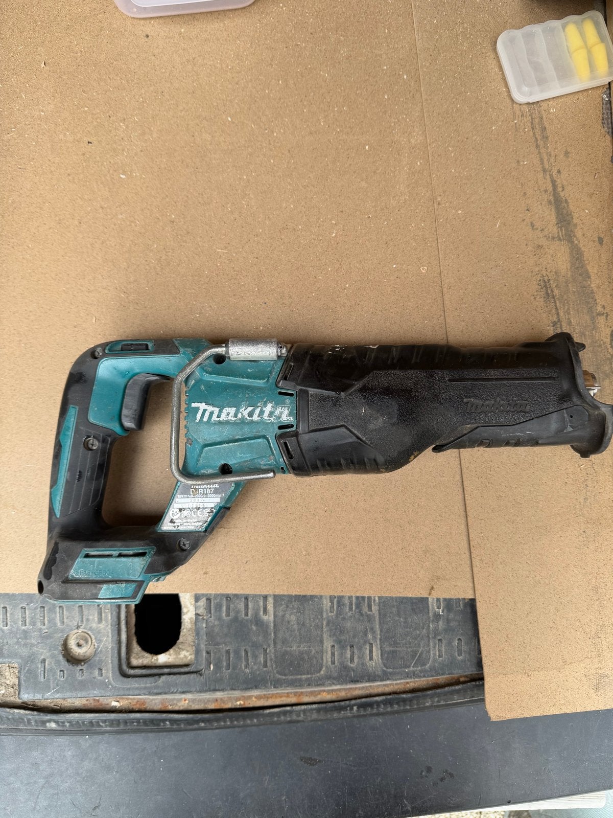 Makita Reciprozaag - Krachtige Zaag voor Diverse Klussen, Doe-het-zelf en Verbouw, Ophalen, Gebruikt, Reciprozaag