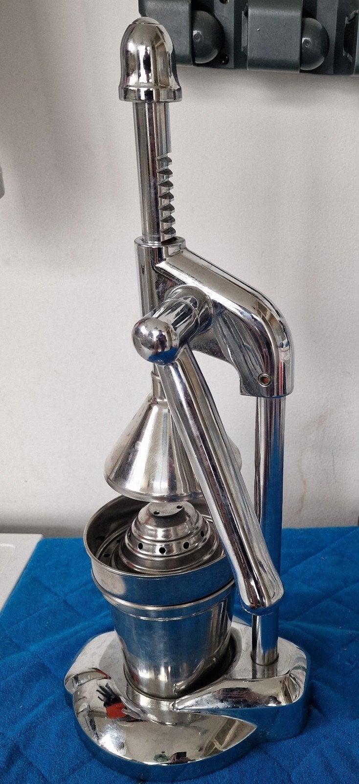 Een krachtige ijzeren sapcentrifuge die het lekkerste sap le, 4 liter of meer, Ophalen of Verzenden, 3 snelheden of meer