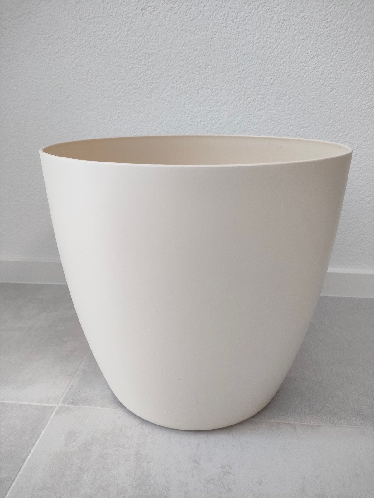 Elho Brussels rond met wielen cremewit kunststof bloempot, Tuin en Terras, Bloempotten, Kunststof, Gebruikt, Rond, Minder dan 40 cm