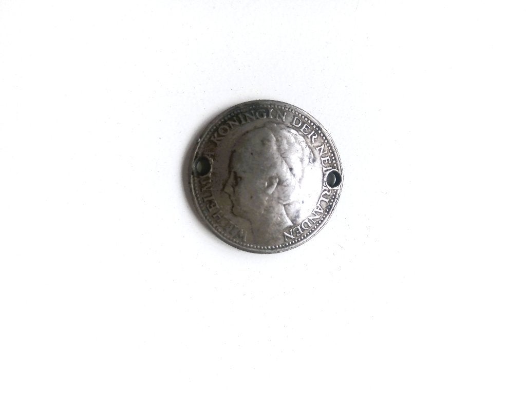 WOII Verzetsbedel -Zilveren Dubbeltje 1941 P, Sieraden, Tassen en Uiterlijk, Overige merken, Gebruikt, Ophalen of Verzenden, 1 bedel