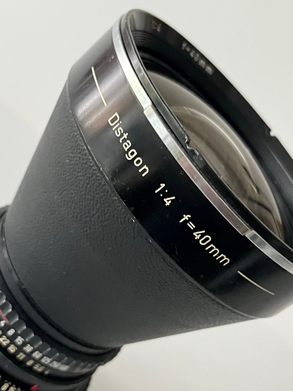 Hasselblad Distagon 1:4 f=40mm lens, Gebruikt, Hasselblad, Lensdoppen, Groothoeklens