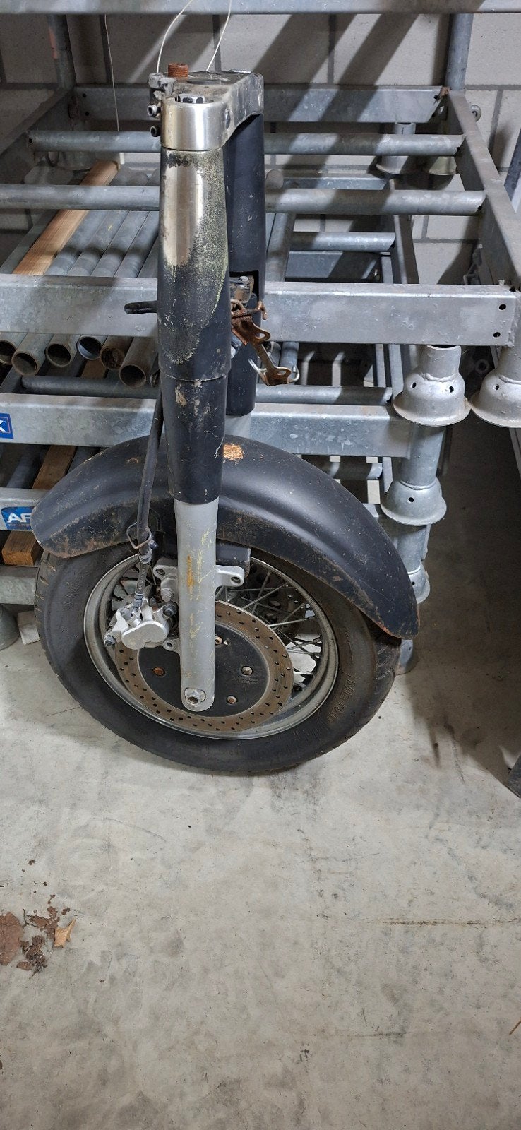 Voorvork en spaakwielen, Motoren, Ophalen